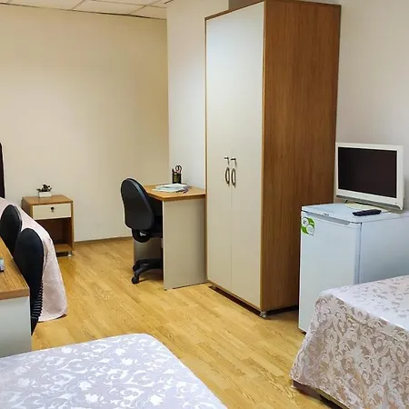 旅馆 Adora Ladies Caters To Women Only *