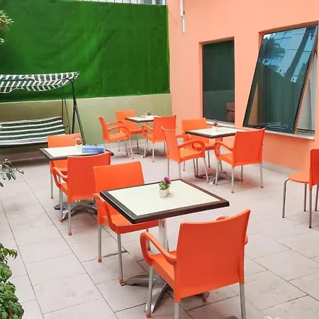 Hostel Adora Ladies Caters To Women Only Stambuł